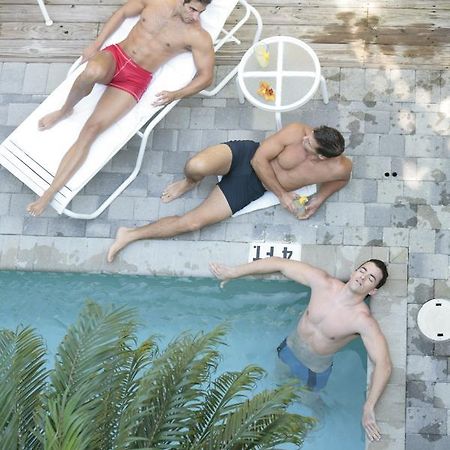 Pineapple Point Guesthouse & Resort - Gay Men'S Resort 포트 로더데일 외부 사진